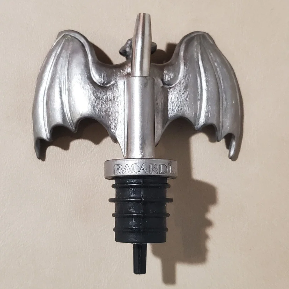 Bacardi Rum Bat Logo Metal Bottle Pourer Spout Silver Pewter Style Barware